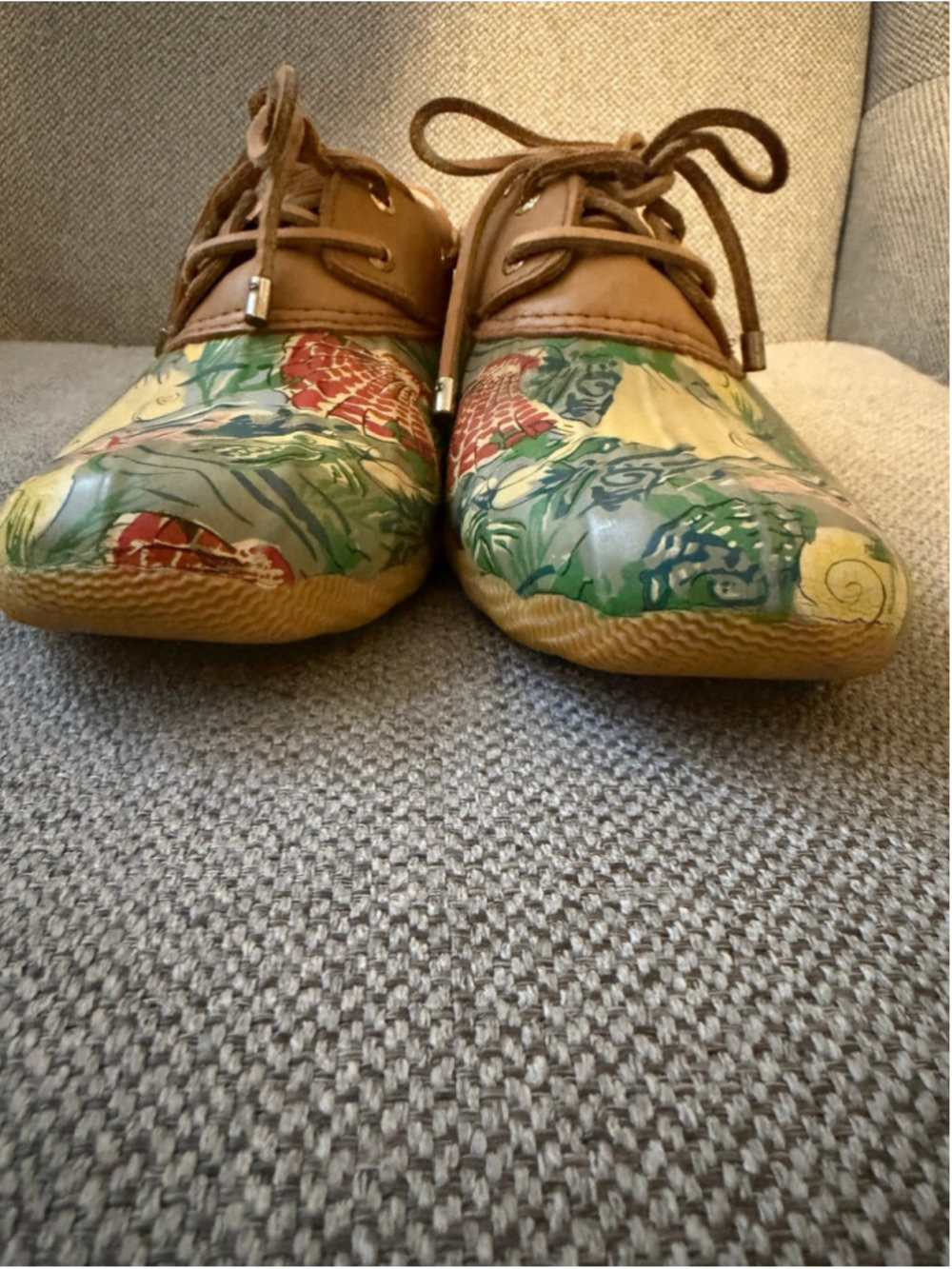 Sperry women's VTGwaterproof duck shoes with a colorful seashell and ocean wave - Picture 5 of 7